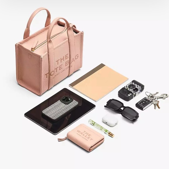 Marc Jacobs Tan Tote Bag - Picture 7 of 12